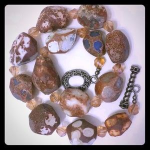 🔴SOLD🔴 Stone and Glass Bead Neckless